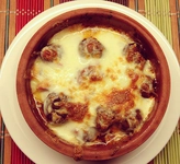 Güveçte Kaşarlı Köfte Tarifi ve Malzemeleri